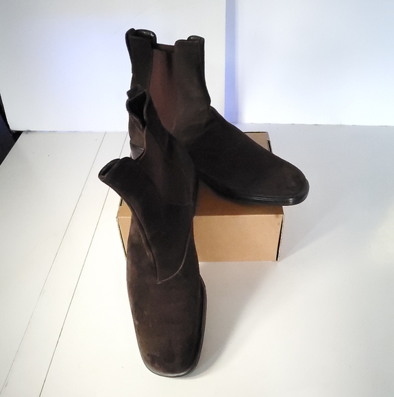 Salvatore Ferragamo Chocolate Brown Suede Chelsea Boots 9D - Picture 2 of 7